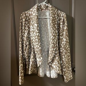ANDREE BY UNIT Leopard Print Blazer in Tan and White
